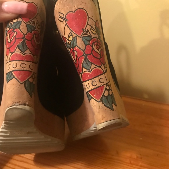 Gorgeous Gucci wedges - Picture 1 of 8